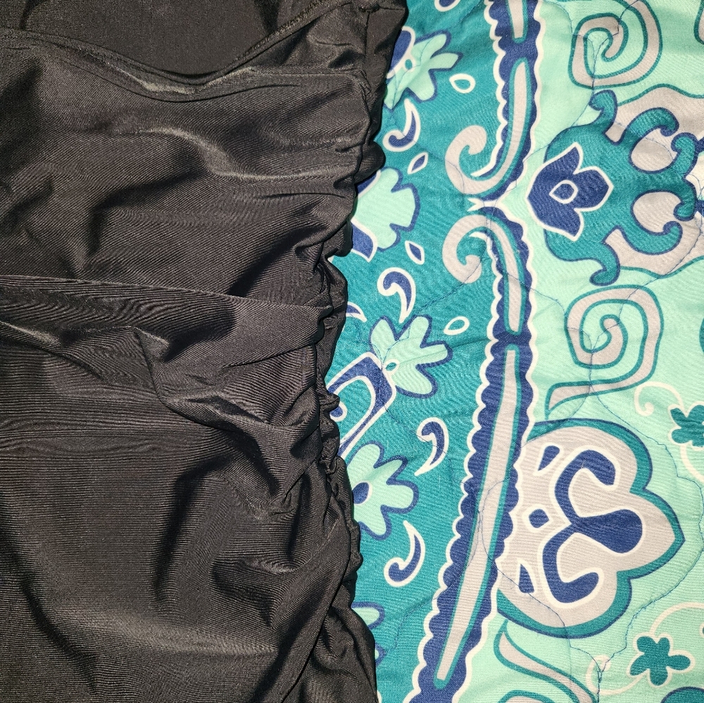 One Piece Rouched Swimsuit - Picture 3 of 8